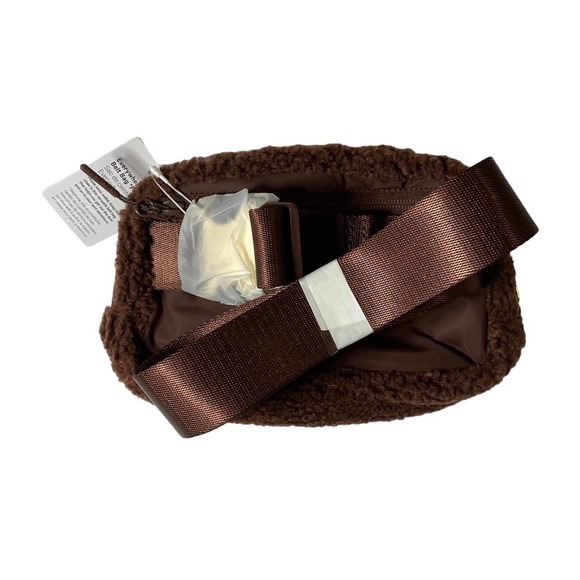 NWT Lululemon Everywhere Belt Bag 1L Fleece- Earth/Gold Brown recycled - Picture 6 of 6